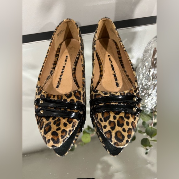new directions Shoes - ⚡️Animal Print Fuzzy Flats size 9.5